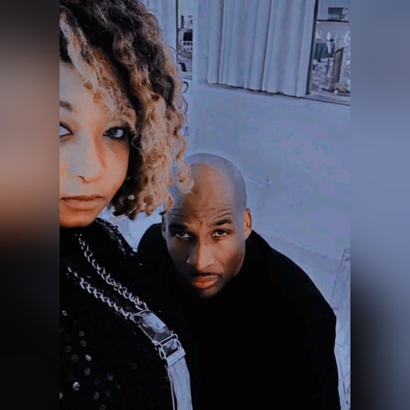 Meet your Posher, Stay Classy Chic (pronounced “sheek”, not chick) 😉 - Picture 8 of 17